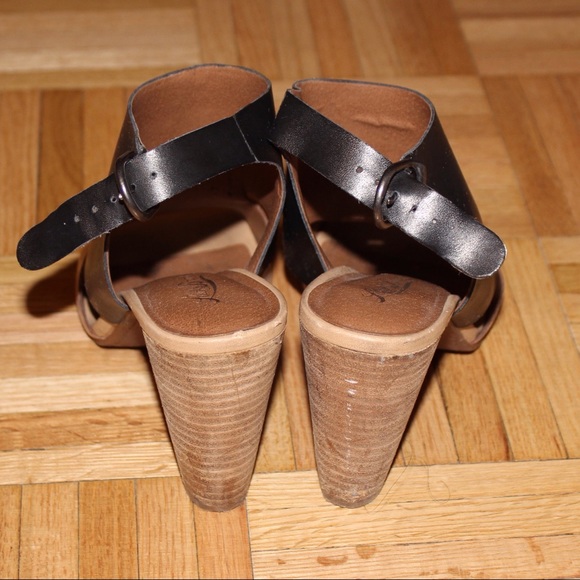 Lucky Brand Otta Sandal - Picture 6 of 7
